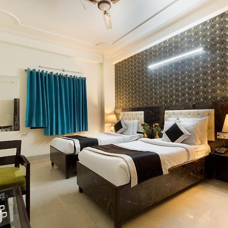 The Alpino Hotel Nuova Delhi Esterno foto