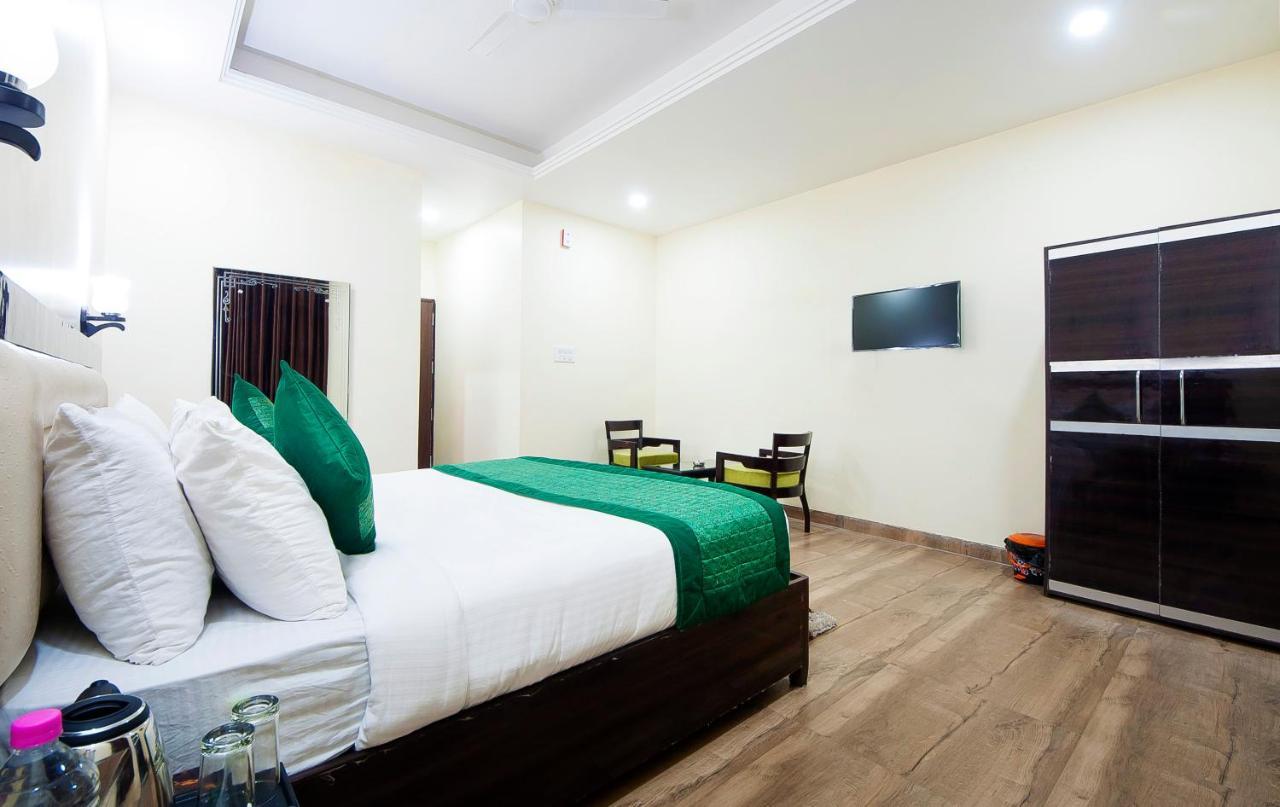 The Alpino Hotel Nuova Delhi Esterno foto