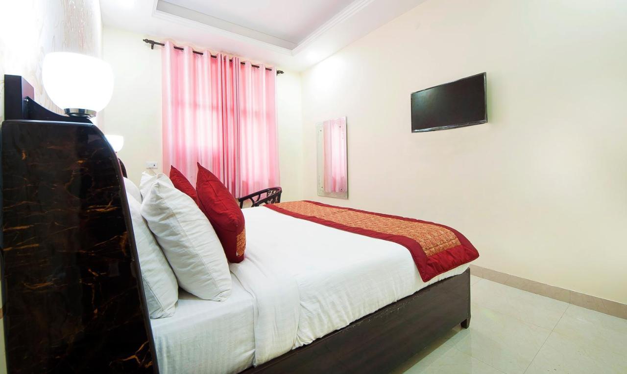 The Alpino Hotel Nuova Delhi Esterno foto