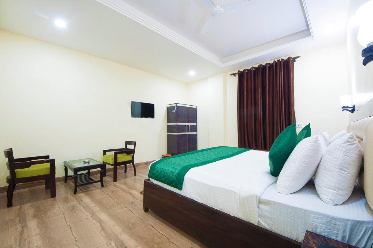 The Alpino Hotel Nuova Delhi Esterno foto