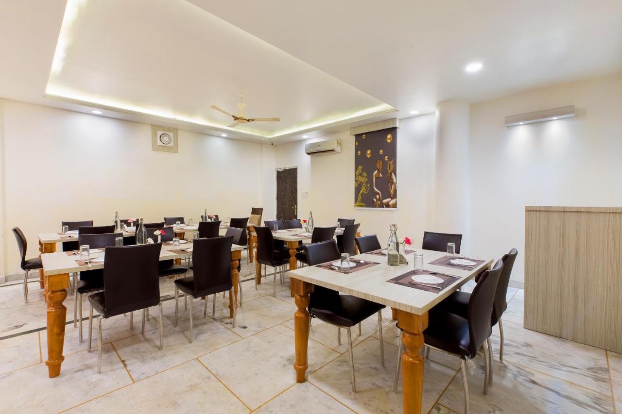 The Alpino Hotel Nuova Delhi Esterno foto