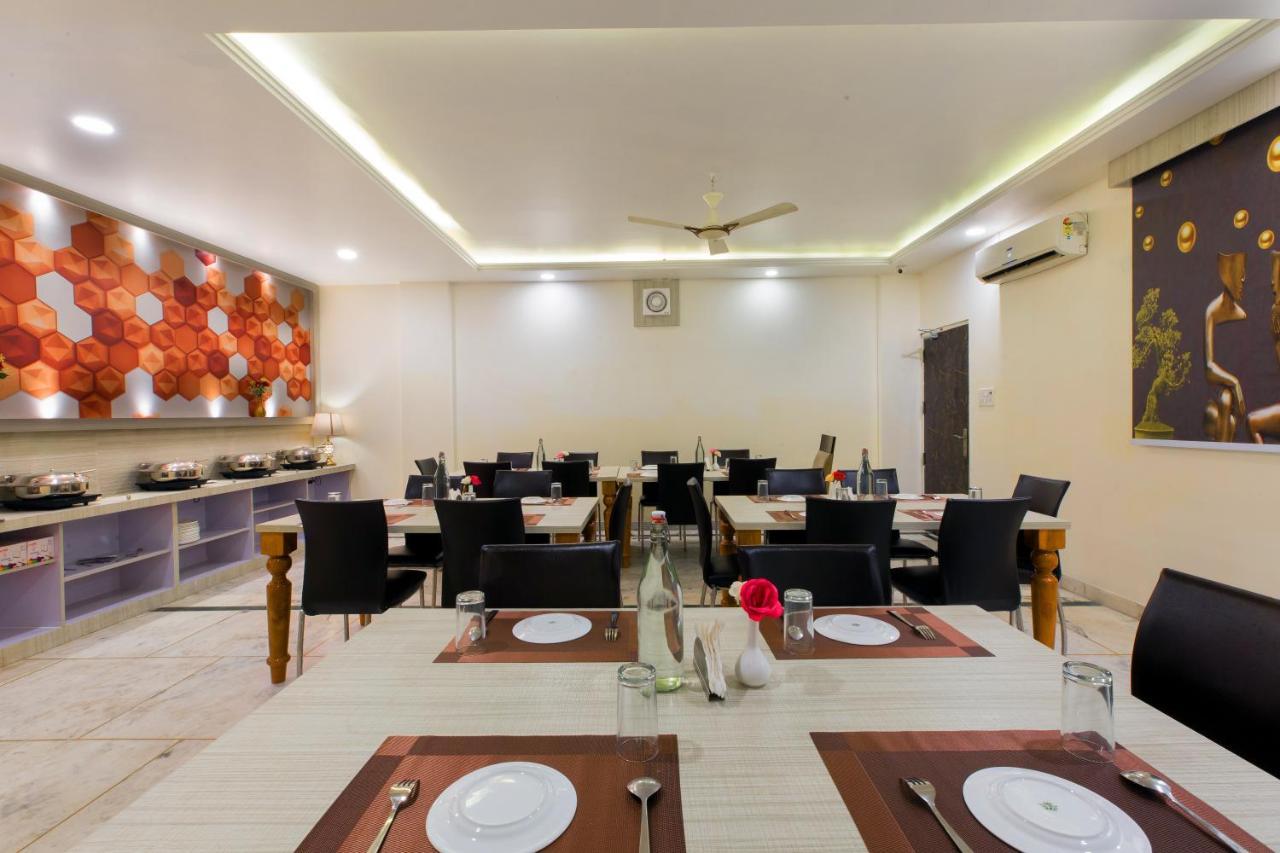 The Alpino Hotel Nuova Delhi Esterno foto