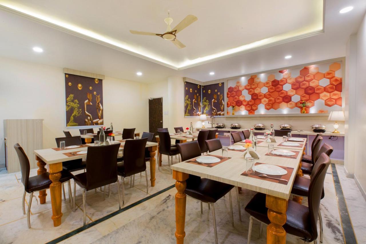 The Alpino Hotel Nuova Delhi Esterno foto