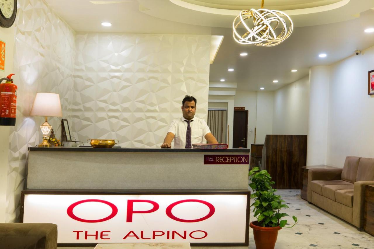 The Alpino Hotel Nuova Delhi Esterno foto