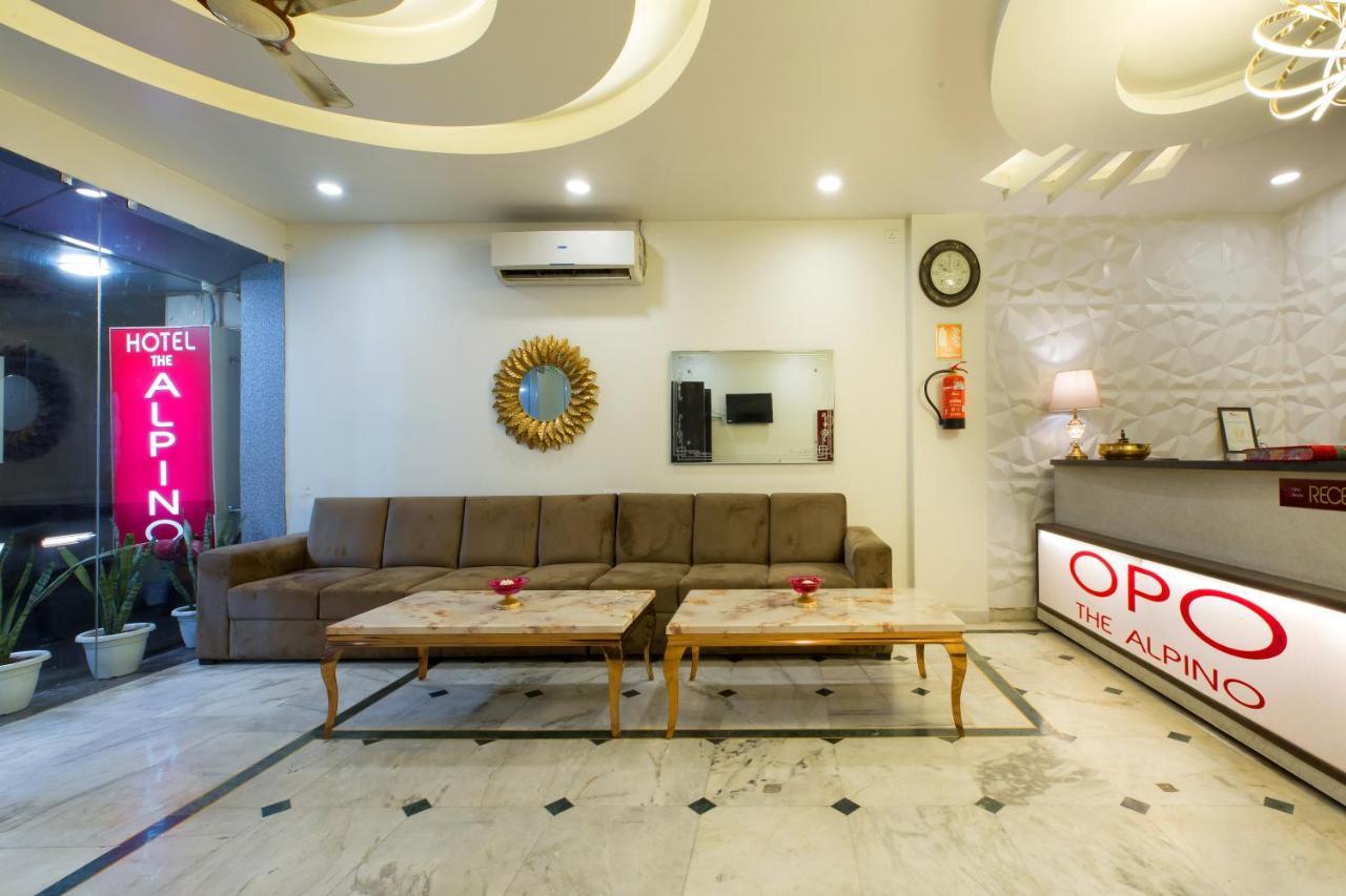 The Alpino Hotel Nuova Delhi Esterno foto