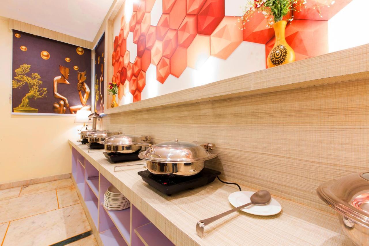 The Alpino Hotel Nuova Delhi Esterno foto