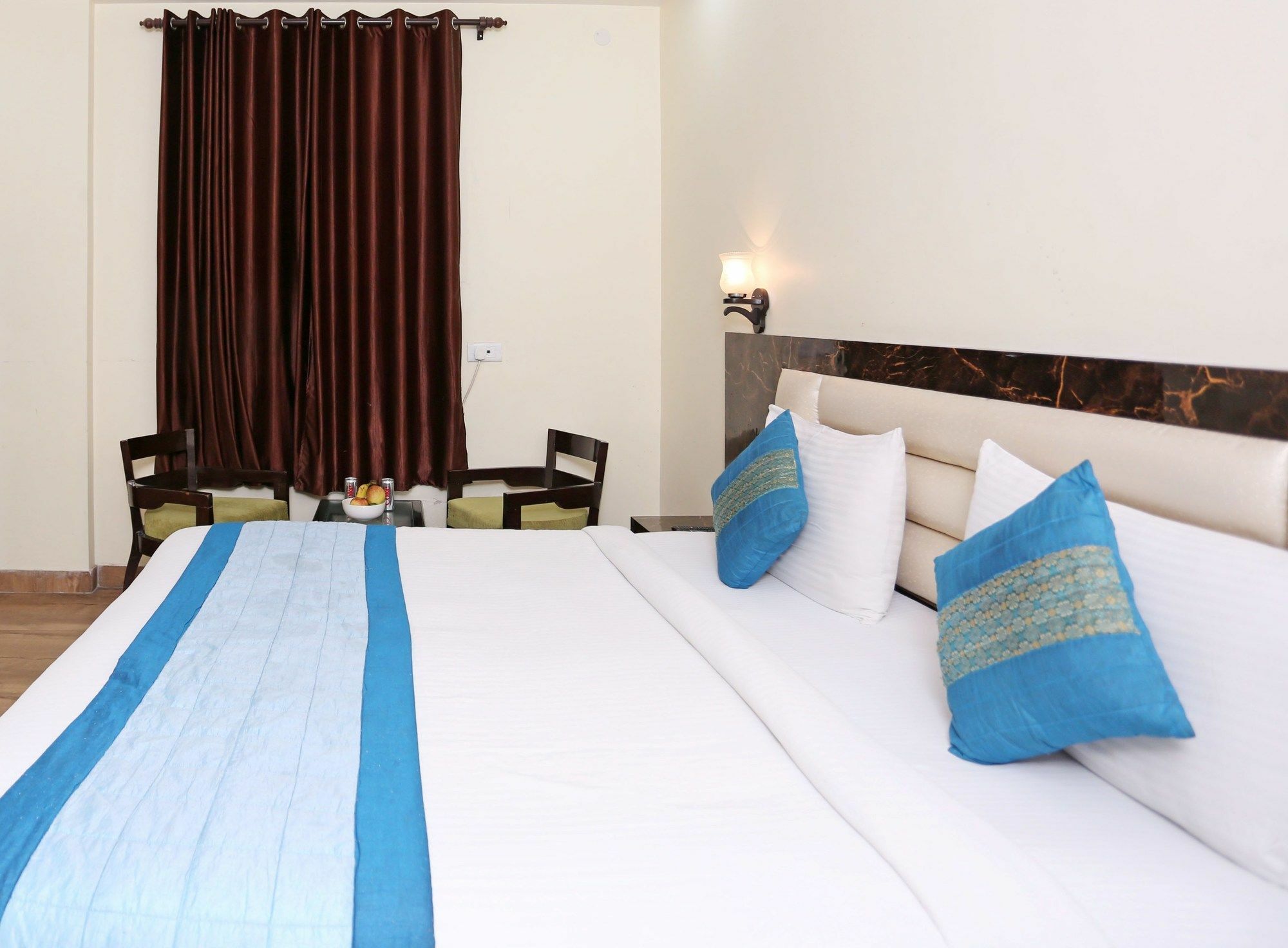 The Alpino Hotel Nuova Delhi Esterno foto