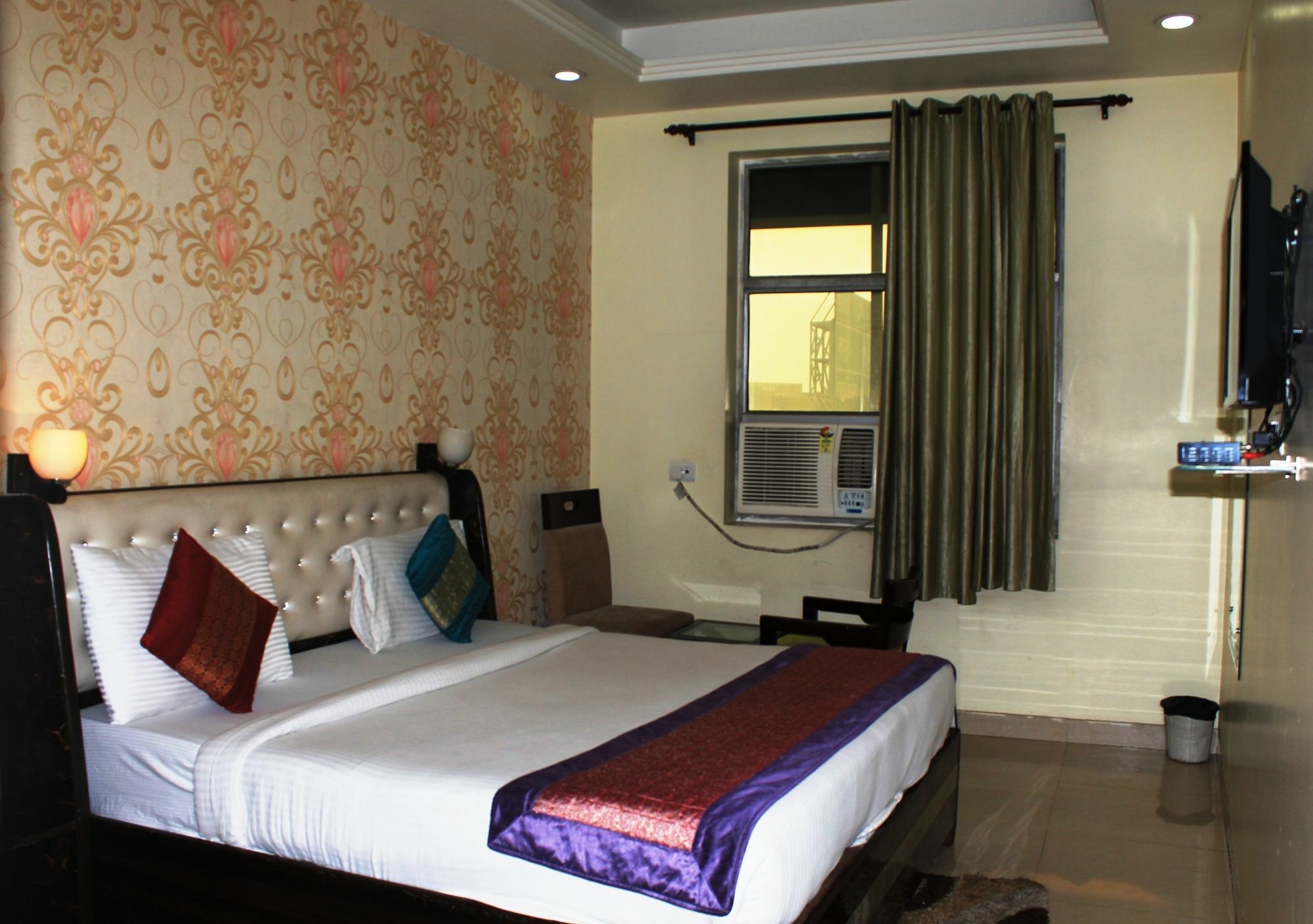 The Alpino Hotel Nuova Delhi Esterno foto