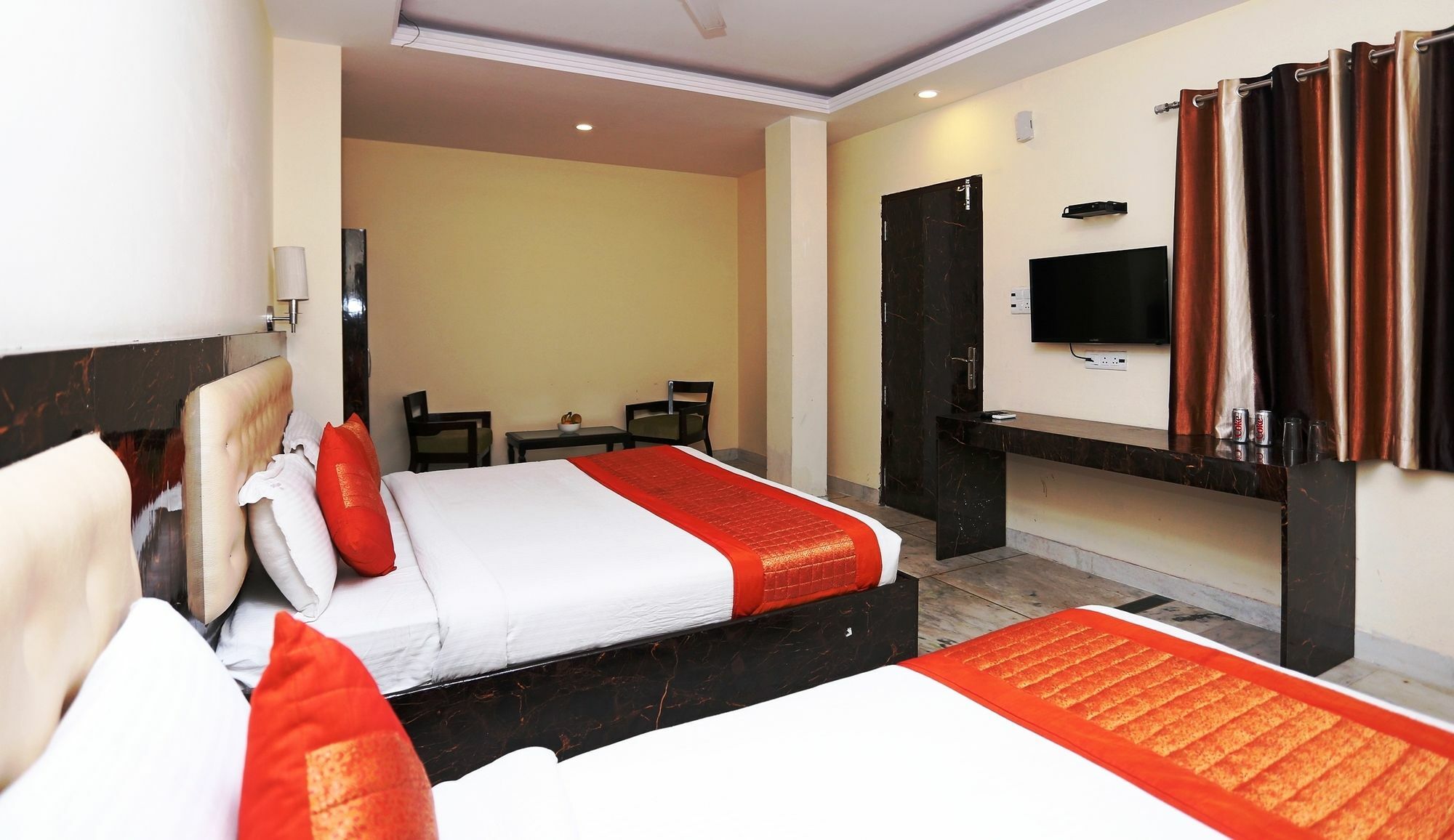 The Alpino Hotel Nuova Delhi Esterno foto