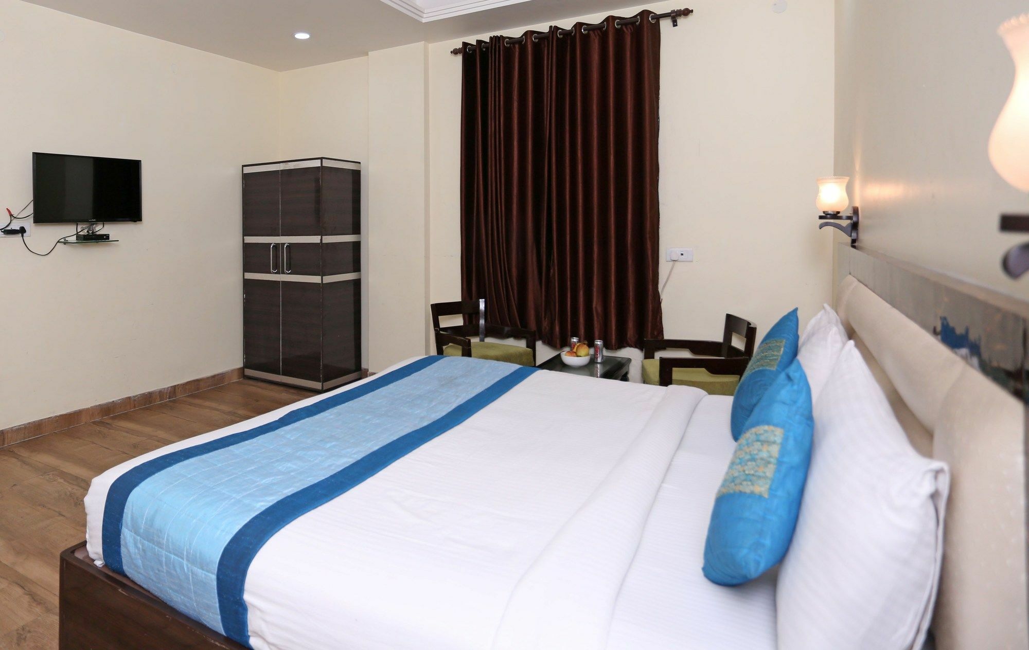 The Alpino Hotel Nuova Delhi Esterno foto