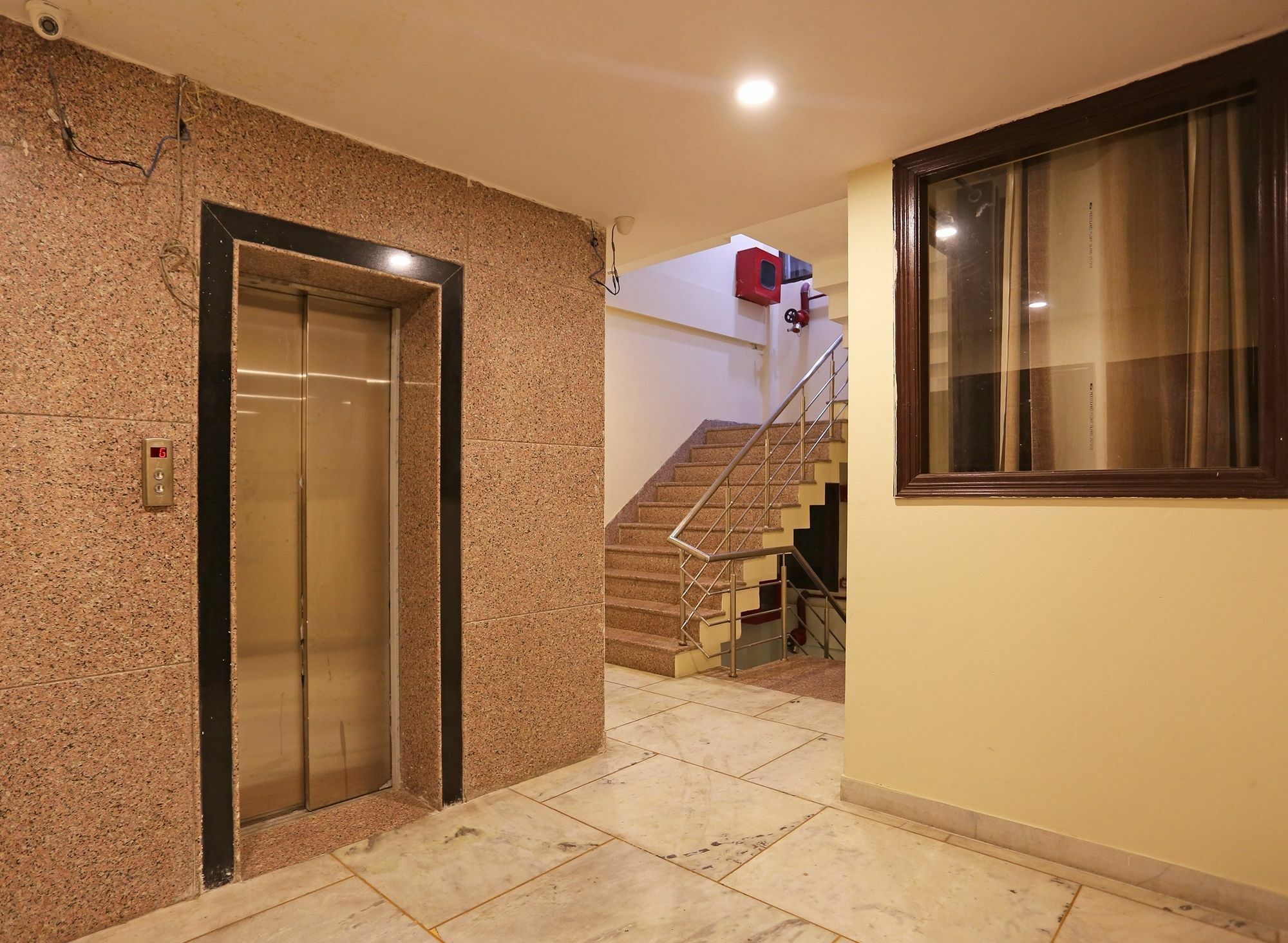 The Alpino Hotel Nuova Delhi Esterno foto
